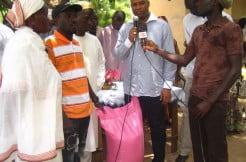 KOLDA : Abdoulaye Bibi Baldé offre 10 sacs de riz à l’ex village de reclassement social