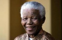 Mandela est toujours à l’hôpital, indique la présidence sud-africaine