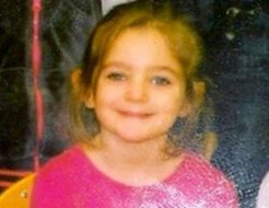 Aveux des parents de Fiona: enterrée nue devant sa petite soeur