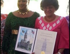 USA – La mairie de Philadelphie décore la femme sénégalaise, Mme Youma BA