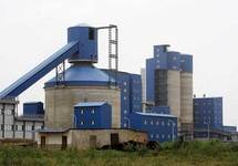 Dangote attend le retour en masse des travailleurs chinois à la cimenterie de Pout, le 15 octobre