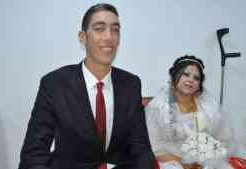 L’homme le plus grand du monde Sultan Kösen, s’est marié