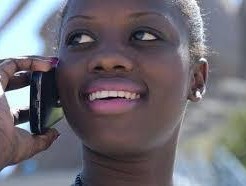 Aida Ndao raconte sa reconversion en parachutant de l’armée de l’air au mannequina