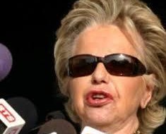 Viviane Wade restera à Dakar jusqu’à la libération de son fils Karim Wade