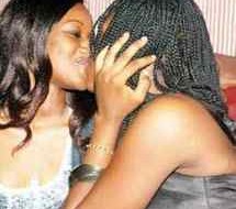 Cinq filles lesbiennes ont été arrêtées pour actes contre-nature dimanche soir au  Bar Piano  des HLM Grand-Yoff