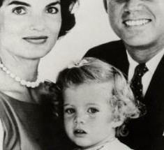 John Fitzgerald Kennedy multipliait les conquêtes: voici les 10 femmes qui ont le plus influencé sa vie de