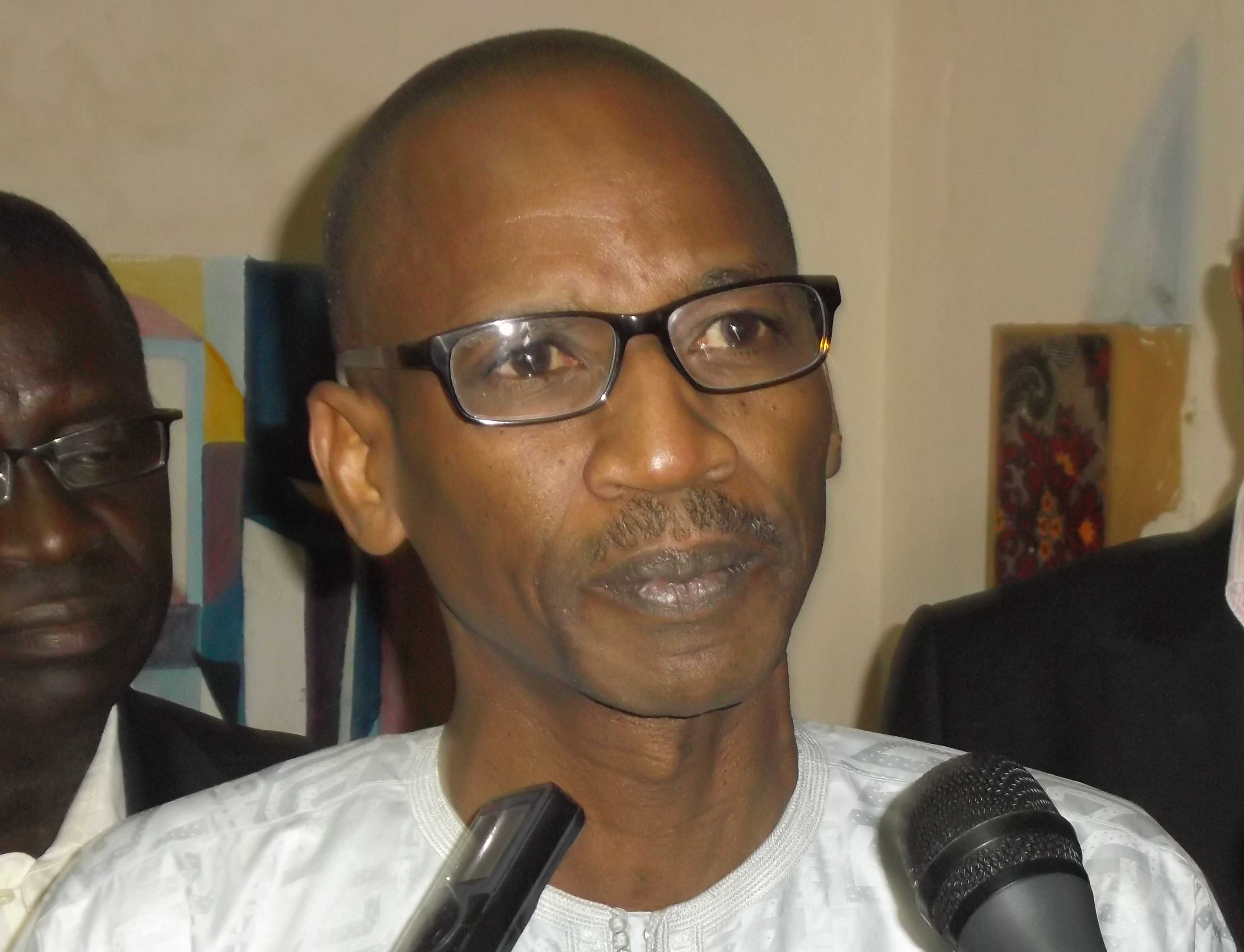 Racine TALLA à Ahmed AÏDARA : « Gérer la ville, ce n’est pas faire la revue de presse en wolof »