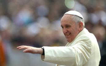 Vatican: Le pape François aura bientôt sa propre page facebook!