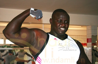 Bombardier risque d’annuler son combat contre Balla Gaye 2, si Aziz Ndiaye ne paye pas