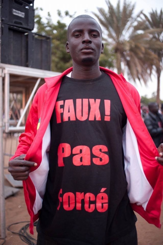Latif Gomis du Mouvement Y en marre est sorti de prison!