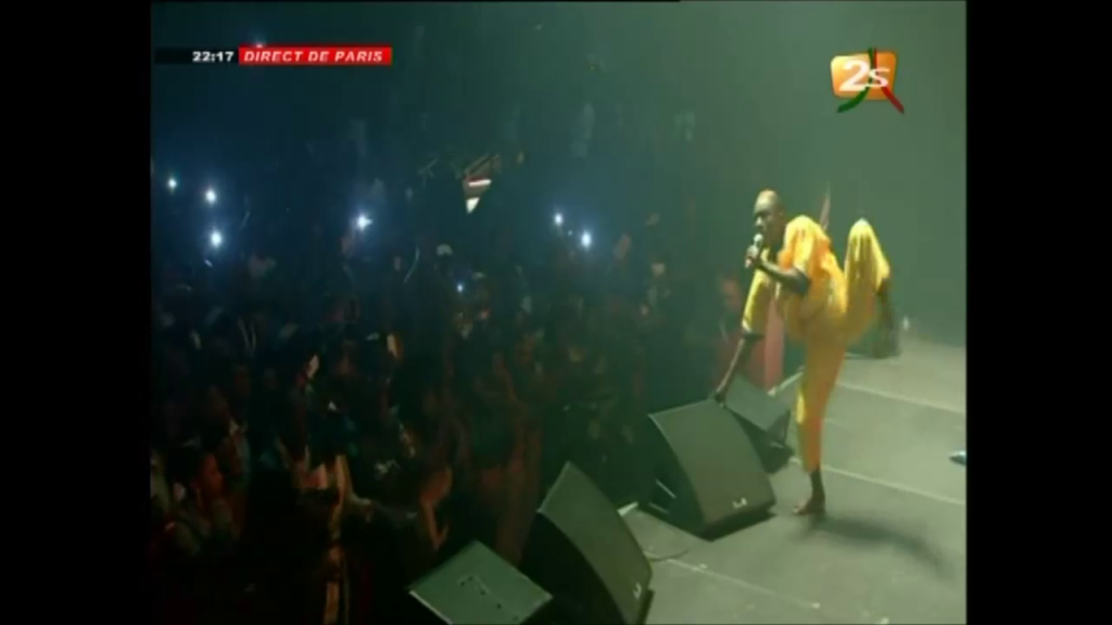 [Images] Ouzin Keita Beureung Barigo au Zénith de Paris avec sa valise à Argent !!!