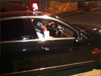 Bougane Guèye Dany arrive à la soirée de Waly Seck au Zenith en taxi