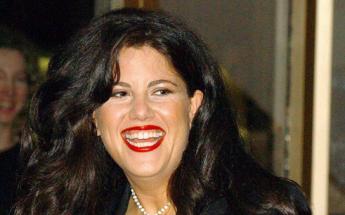 Affaire Monica Lewinsky – Bill Clinton : l’ancienne stagiaire a 40 ans, elle explique,…