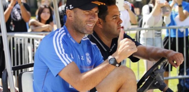 Zizou pourrait diriger le Real Madrid en 2016 :Carlo Ancelotti, »J’apprécie le travail de Zidane, il est très bon »