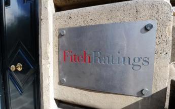 L’agence de notation financière Fitch relève la note de la Grèce d’un cran à « B »