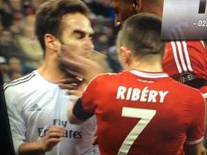 [Vidéo] Bayern-Real : Franck Ribéry flanque une méchante gifle à Carvajal, Regardez