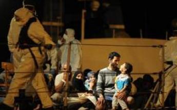 Italie: plus de 800 réfugiés secourus par la marine italienne
