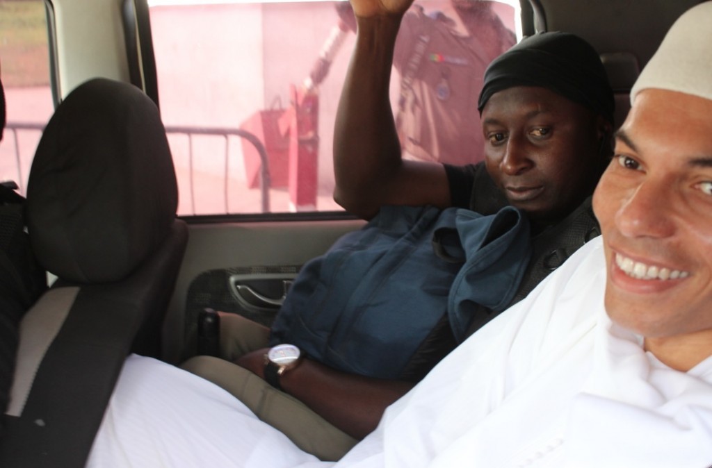 Images de l’arrivée de Karim Wade au Palais de Justice