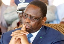 Macky Sall rend visite aux étudiants blessés!