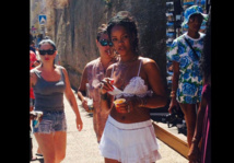 Rihanna: la Barbadienne chauffe la ville de Calvi!