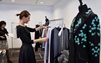 Le marathon des acheteurs de mode dans les coulisses des Fashion Weeks !