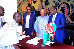 Macky Sall offre 50 millions à l’As Pikine