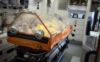 Ebola: une malade placée en isolement à Paris venue de Sierra Leone