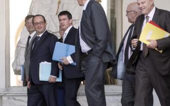 Les cotes de popularité de Hollande et Valls historiquement basses