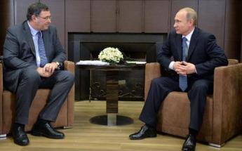 Poutine rencontre pour la première fois le nouveau PDG de Total Patrick Pouyanné
