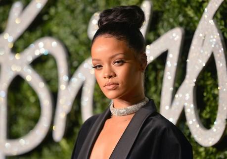 Rihanna vit-elle sa première grossesse?