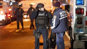 Vengeance à New-York: 2 policiers abattus sans avertissement dans leur-voiture