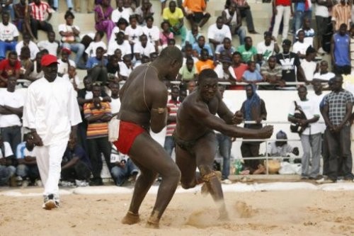 Infos lutte : Luc Nicolaï traîne les pieds, Le nouveau look de Bombardier