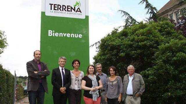 Une mission du groupe laitier français « Terrena » à Vélingara pour rencontrer les coopératives laitières appuyées par AVSF