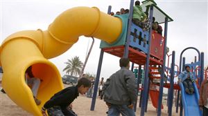 Pour lutter contre l’influence des gangs au Honduras: l’État construit pour les enfants des plaines de jeux sous surveillance militaire