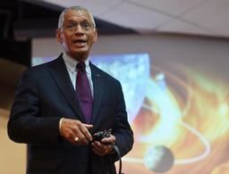 La Russie et les États-Unis continuent à collaborer pour la conquête spaciale, malgré la crise ukrainienne