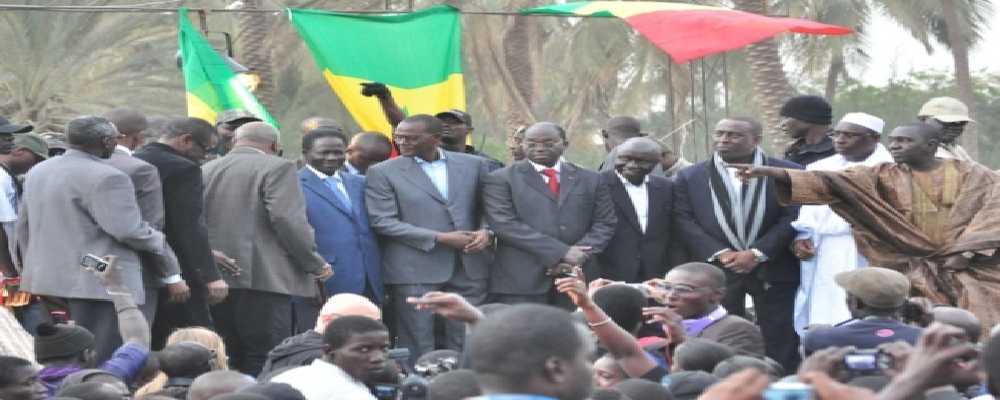 Recul démocratique au Sénégal : l&rsquo;opposition ne jouant plus le jeu, est invitée à la transhumance bon gré, mal gré !