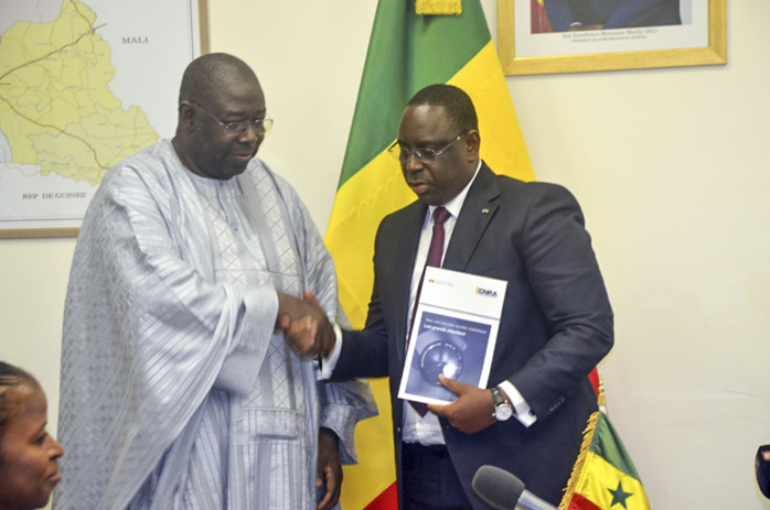Cérémonie de remise du rapport annuel du cnra : Macky Sall « notre pays passera du système analogique au numérique »