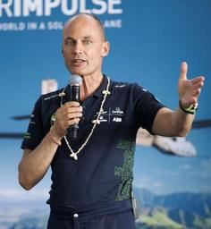 Interruption du tour du monde de Solar Impulse: Coût du dépannage, 20 millions d’euros!