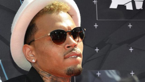 Chris Brown rattrapé par ses violences à l’égard de Rihanna: sa tournée annulée!