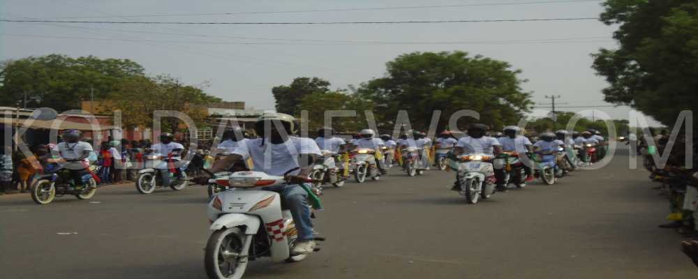Kolda : les taxis jackarta marquent leur participation au défilé du 4 Avril 2016