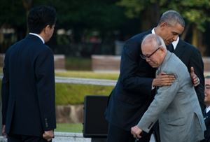 Depuis Hiroshima, Obama plaide pour un monde sans armes nucléaires