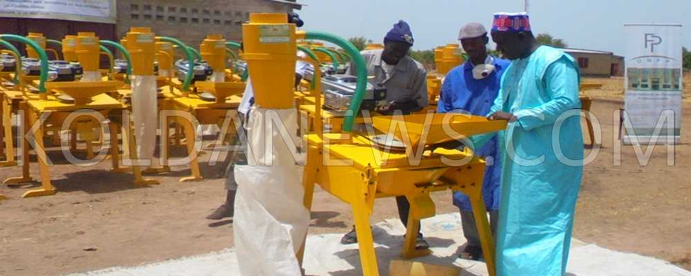 KOLDA : les acteurs du fonio évaluent le projet de diffusion à grande échelle de la machine à décortiquer