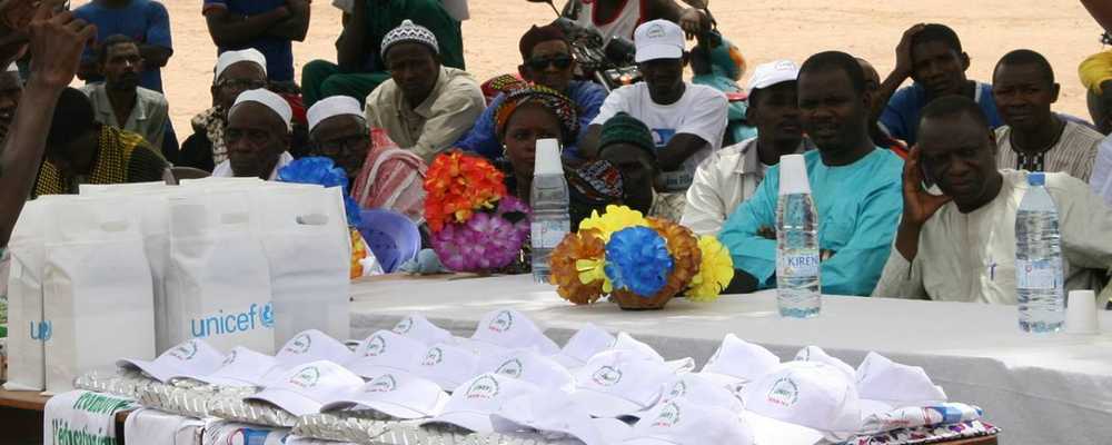 KOLDA : Le journaliste Oumar Baldé récompense 21 meilleurs élèves de la commune de Saré Guéladio