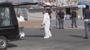 Les restes de plus de 200 migrants retirés d’un chalutier submergé: la Marine italienne s’attend à trouver plus de 800 corps