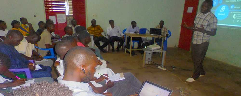 LUTTE CONTRE LE CHÔMAGE : Des jeunes koldois, à l’école du canevas de l’ANPEJ.