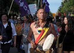 Un défilé de mode éthique au Forum social mondial de Montréal