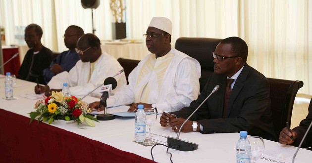 Macky Sall, jeune Président de la République, entouré de Moustapha Niasse, Ousmane Tanor Dieng et Djibo Ka