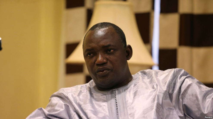 Adama Barrow remercie Macky Sall pour son hospitalité