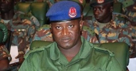 Le général gambien Colley toujours gardé par la Dic, 4 militaires remis à Barrow