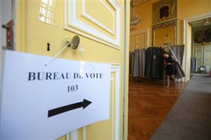 Second tour des législatives en France: un raz-de-marée pro-Macron se profile